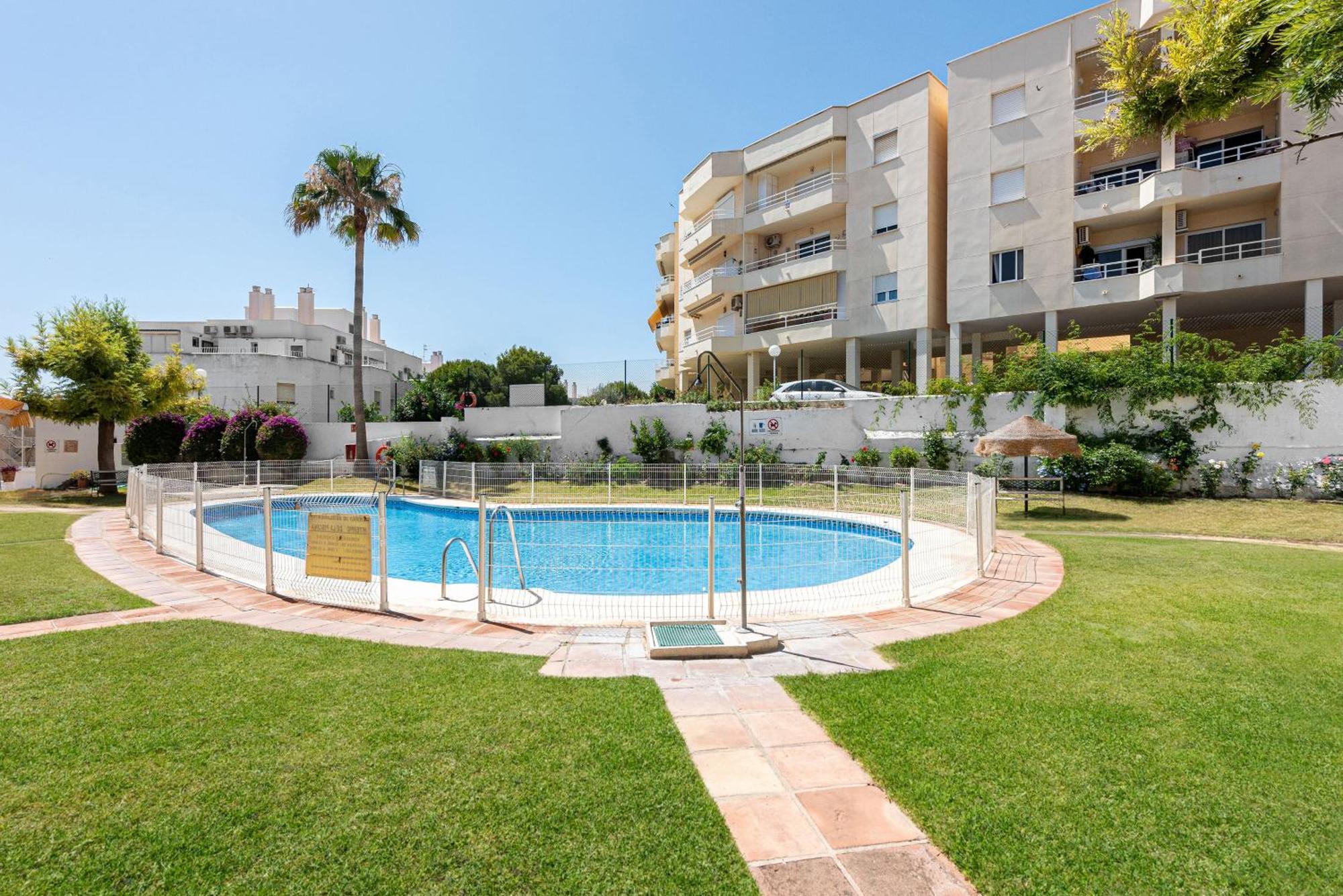 Soleado Y Luminoso A 3 Minutos De La Playa-carihuela Appartamento *