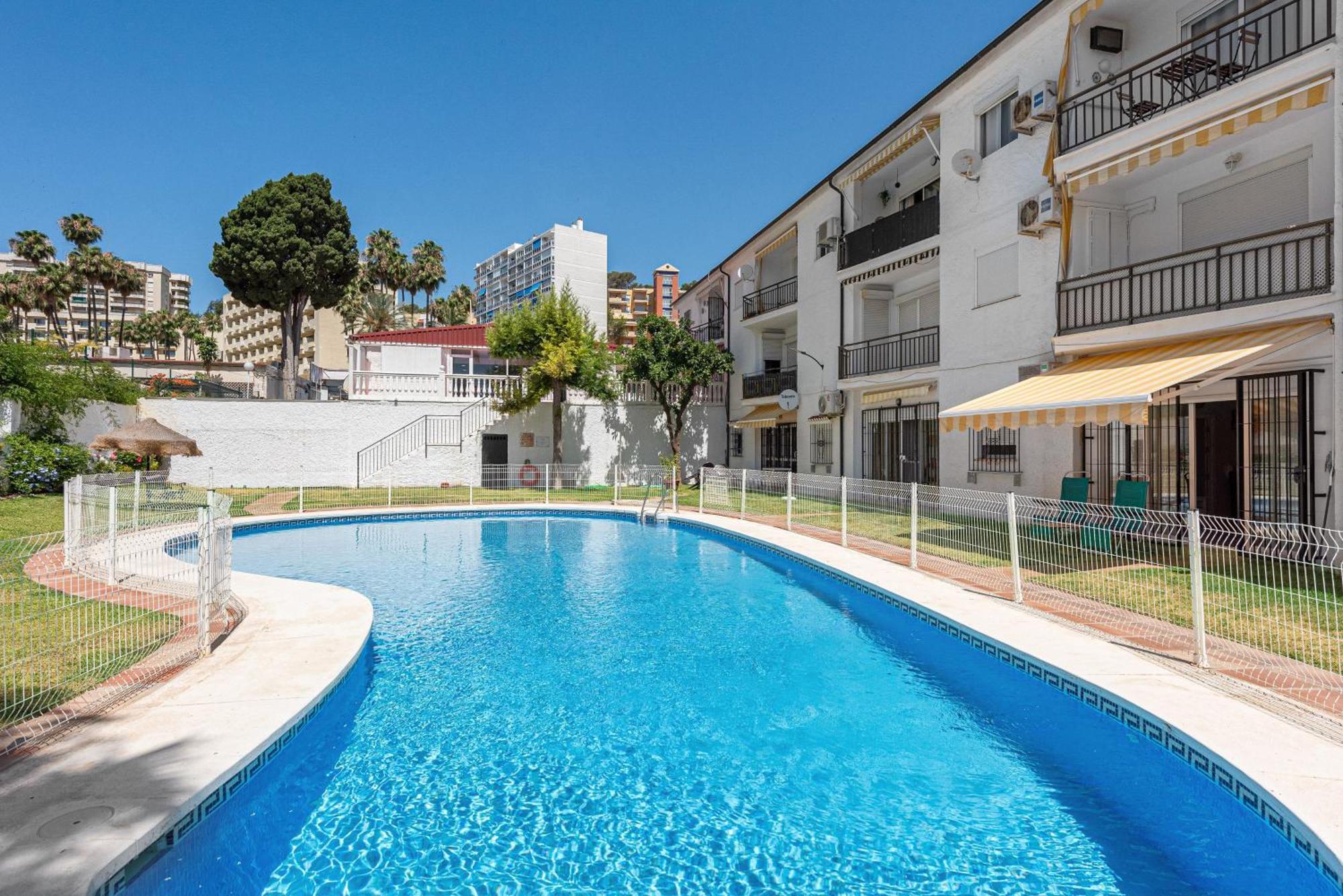 Soleado Y Luminoso A 3 Minutos De La Playa-carihuela Appartamento